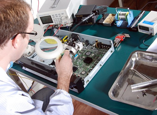 Illustration for article titled Sonar Blu-ray Laser: How They Make It